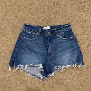 A&F Curve Love Cutoff Short